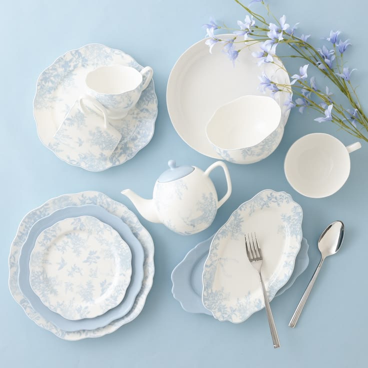 Dining and Serving Accessories